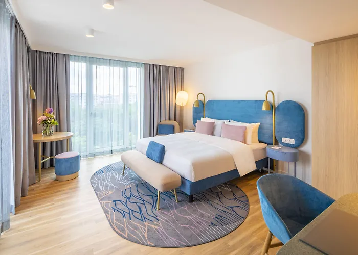 Capri By Fraser Leipzig